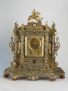 2.Prunkuhr („Türkenuhr“), Augsburg, um 1670–1680. Foto: Hajotthu, Wikimedia Commons.